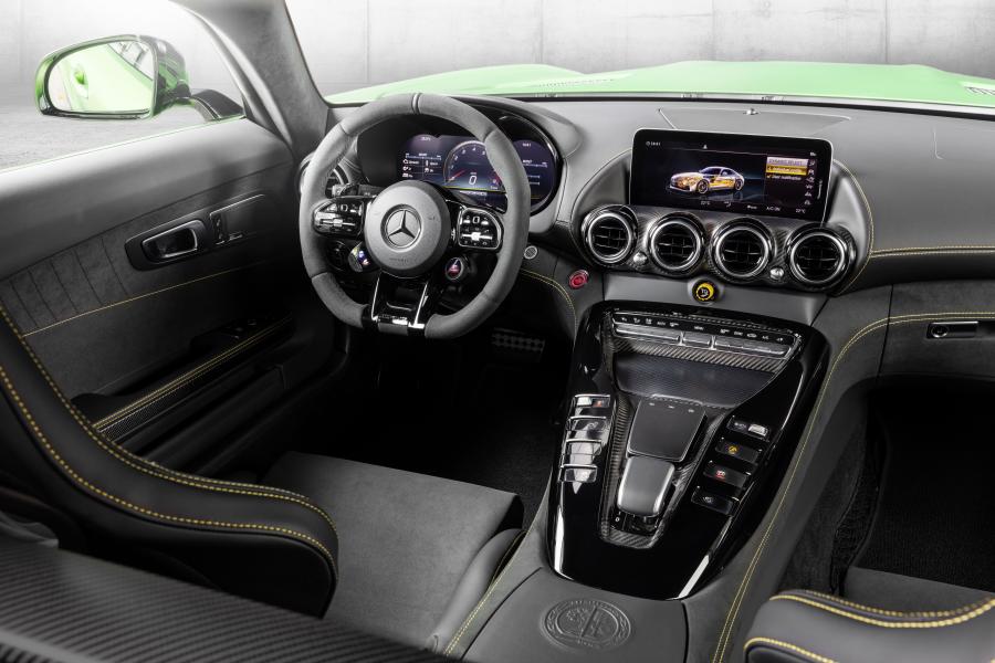 Торпедо Mercedes-AMG GT R (C190) 2019 года  (WW) (фото 17 из 45)